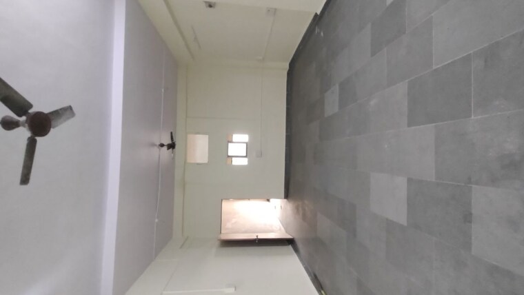 Room, hasti-industrial-estate Commercial Shop 650 Sq.Ft. In T.T.C. Industrial Area Navi Mumbai 9923198