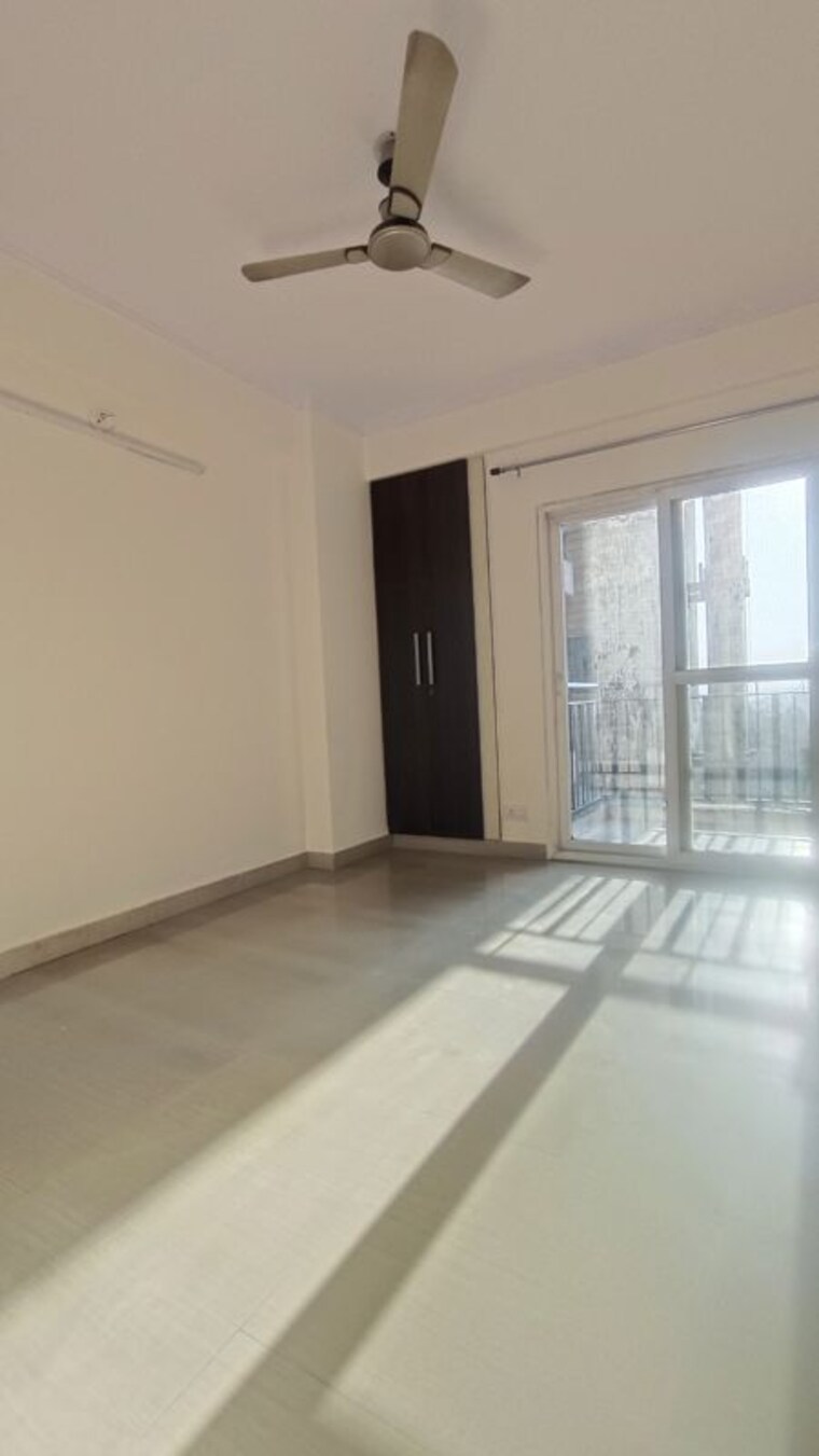 Room, saviour-park 3 Bedroom 1505 Sq.Ft. Apartment In Mohan Nagar Ghaziabad 9923201