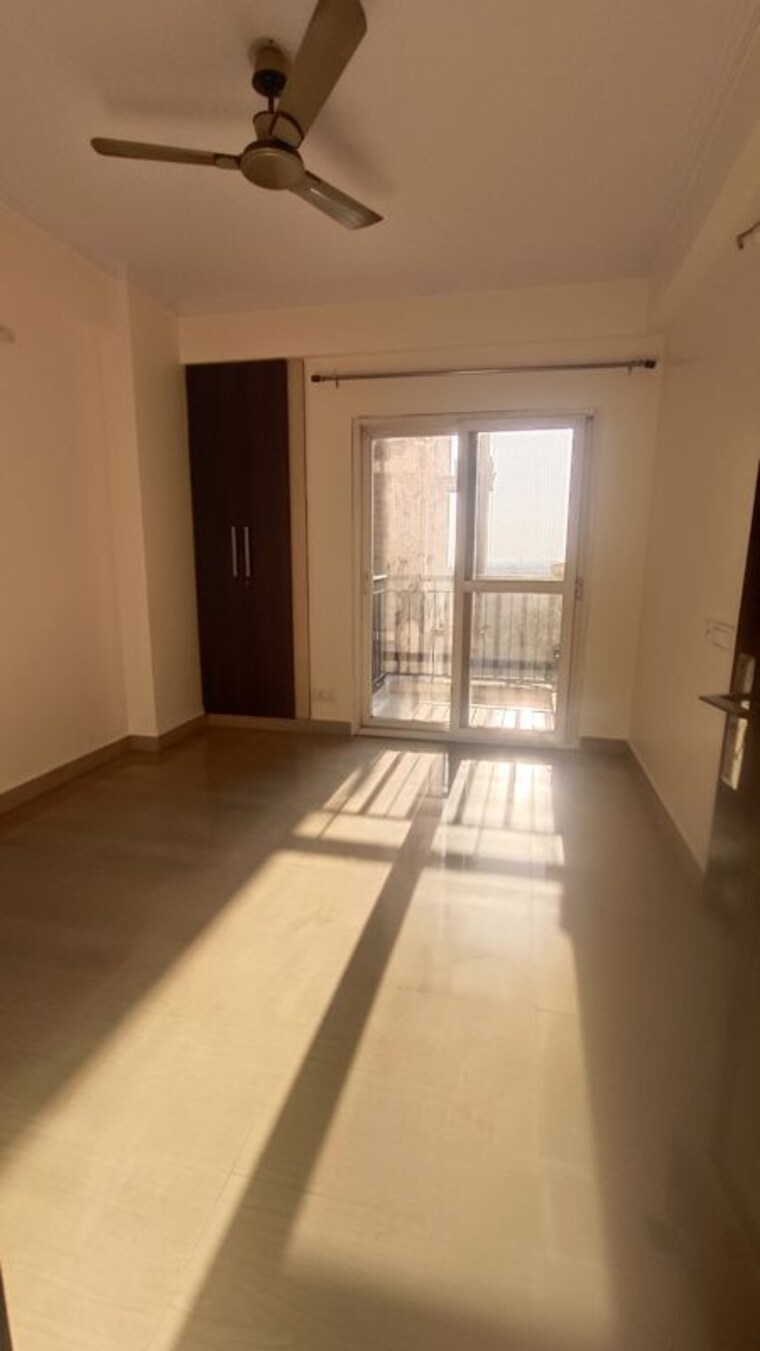Room, saviour-park 3 Bedroom 1505 Sq.Ft. Apartment In Mohan Nagar Ghaziabad 9923201