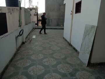 Parking in 2 BHK Independent House at Dwarka Mor – for Sale