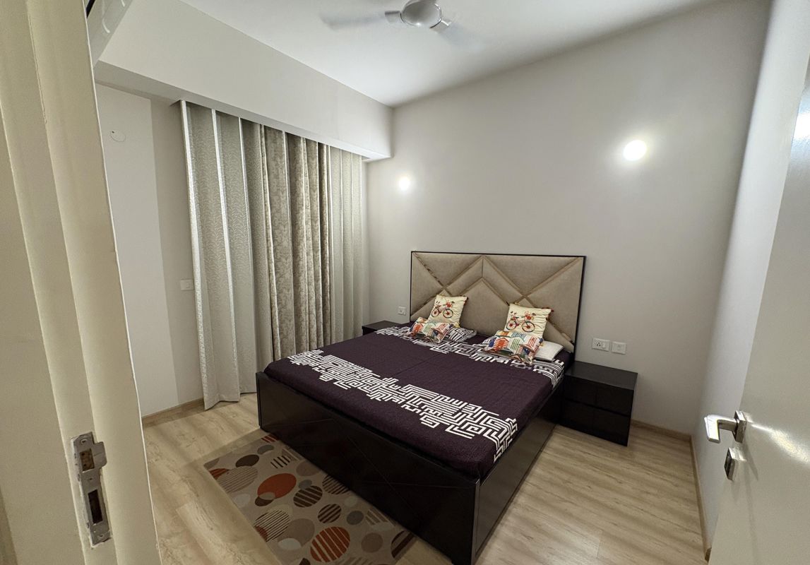 3 BHK + Servant Room Apartment For Sale in DLF Ultima Phase II