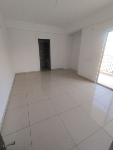 Room in 3 BHK Apartment at Gulshan Bellina, Sector 16 Greater Noida – for Sale