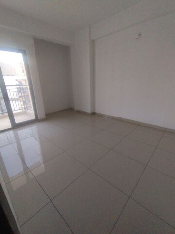 Room in 3 BHK Apartment at Gulshan Bellina, Sector 16 Greater Noida – for Sale