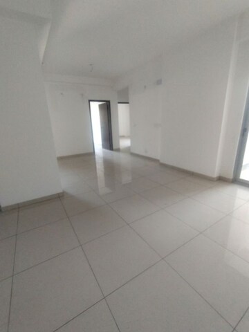 Room in 3 BHK Apartment at Gulshan Bellina, Sector 16 Greater Noida – for Sale