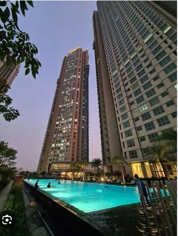 Swimming Pool in 3.5 BHK Apartment at Sheth Auris Serenity Tower 1, Malad West – for Sale