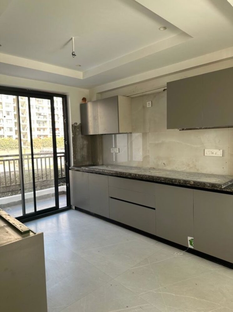 Room, kishanpura 3 Bedroom 1950 Sq.Ft. Apartment In Kishanpura Zirakpur 9923270