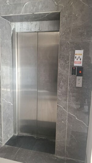 Lift in 3 BHK Apartment at Kishanpura – for Sale