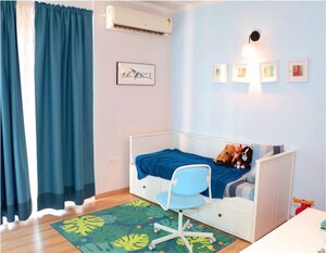 Master Bedroom in 3 BHK Apartment at DLF The Skycourt, Sector 86 – for Sale