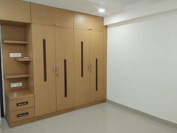 Room in 3 BHK Apartment at Honer Vivantis, Gopanpally – for Rent