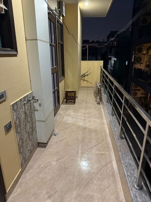 Balcony in 3 BHK Builder Floor at Sushant Lok 2, Sector 57 – for Rent