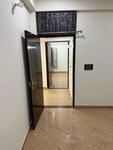 Room in 3 BHK Builder Floor at Sushant Lok 2, Sector 57 – for Rent