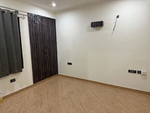 Room in 3 BHK Builder Floor at Sushant Lok 2, Sector 57 – for Rent