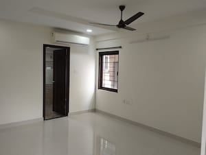 Room in 3 BHK Apartment at Aparna HillPark Gardenia, Chanda Nagar – for Rent