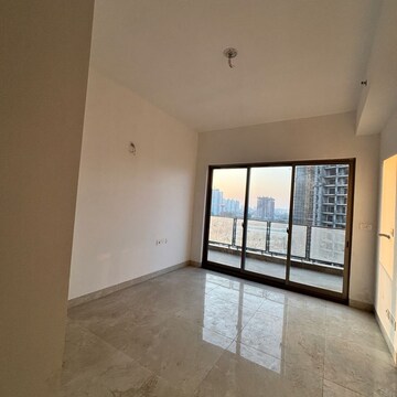 Room in 4 BHK Apartment at Shalimar One World Belvedere Court 3, Malesemau – for Sale