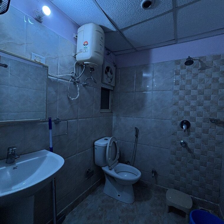 Bathroom, mi-riviera-residency 3 Bedroom 1450 Sq.Ft. Apartment In Malesemau Lucknow 9923299
