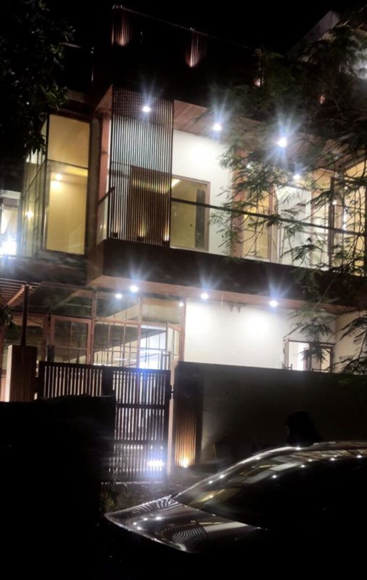 Living Room, ansal golf links 1 6+ Bedroom 359 Sq.Mt. Independent House In Ansal Golf Links 1 Greater Noida 9923302