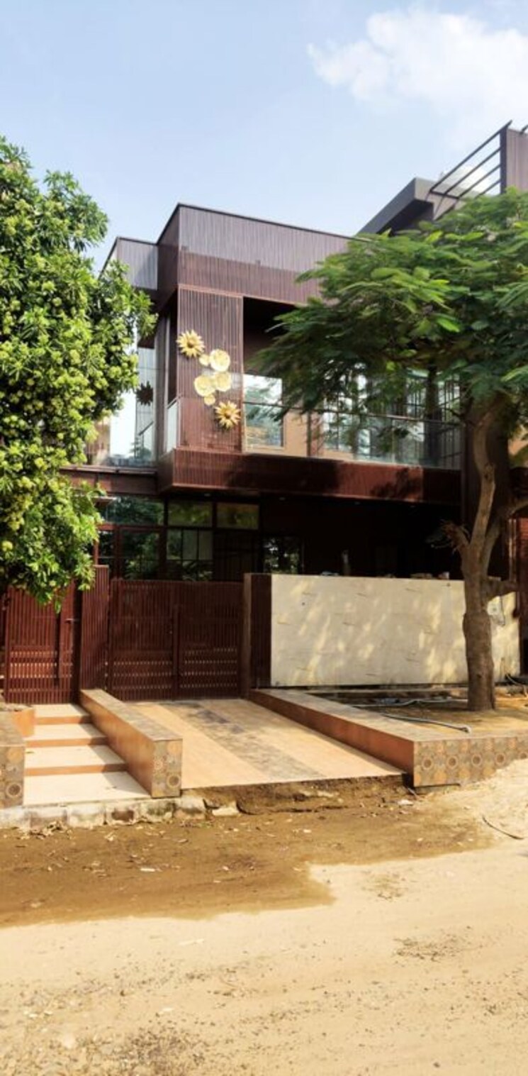 Exterior View, ansal golf links 1 6+ Bedroom 359 Sq.Mt. Independent House In Ansal Golf Links 1 Greater Noida 9923302