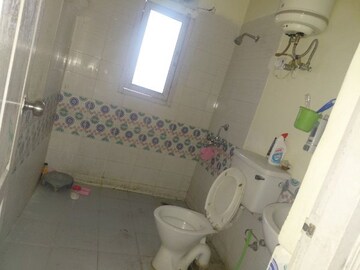 Bathroom in 3.5 BHK Apartment at Ansal API Celebrity Gardens, Sushant Golf City – for Rent