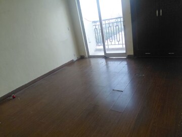 Room in 3.5 BHK Apartment at Ansal API Celebrity Gardens, Sushant Golf City – for Rent