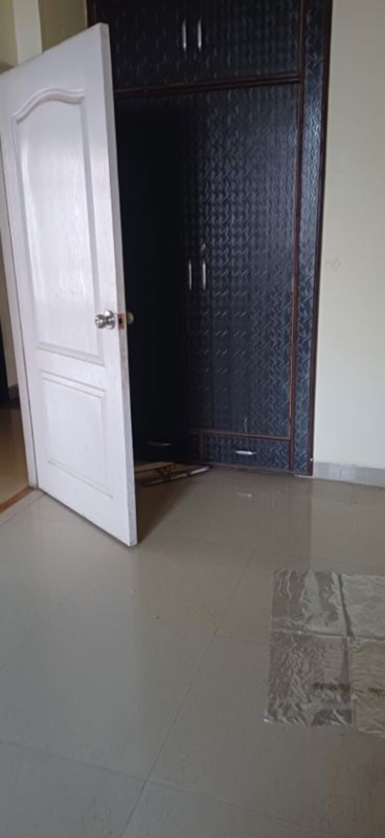 Bathroom, ansal-api-celebrity-gardens 3.5 Bedroom 2100 Sq.Ft. Apartment In Sushant Golf City Lucknow 9923304