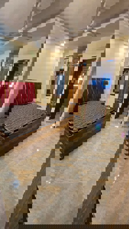 1 RkBuilder Floor For Rent in DLF City Phase III