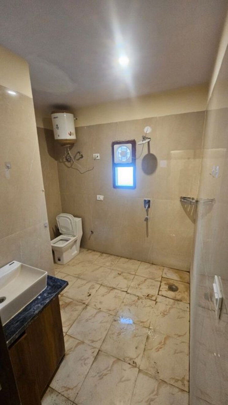 Master Bedroom, dlf-city-phase-iii 1 RK 720 Sq.Ft. Builder Floor In Sector 24 Gurgaon 9923315