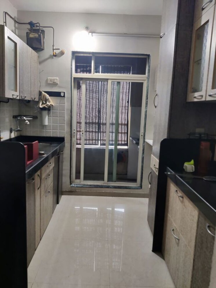 Kitchen, sadguru-garden-chs 2 Bedroom 905 Sq.Ft. Apartment In Ghodbunder Road Thane 9923317