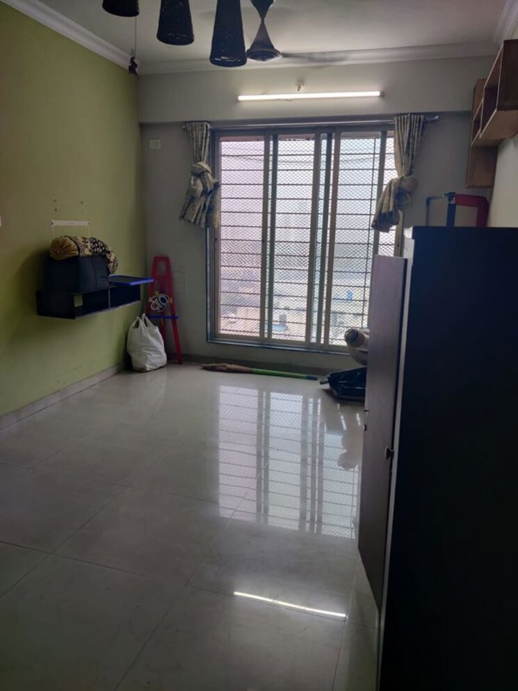 Room, sadguru-garden-chs 2 Bedroom 905 Sq.Ft. Apartment In Ghodbunder Road Thane 9923317
