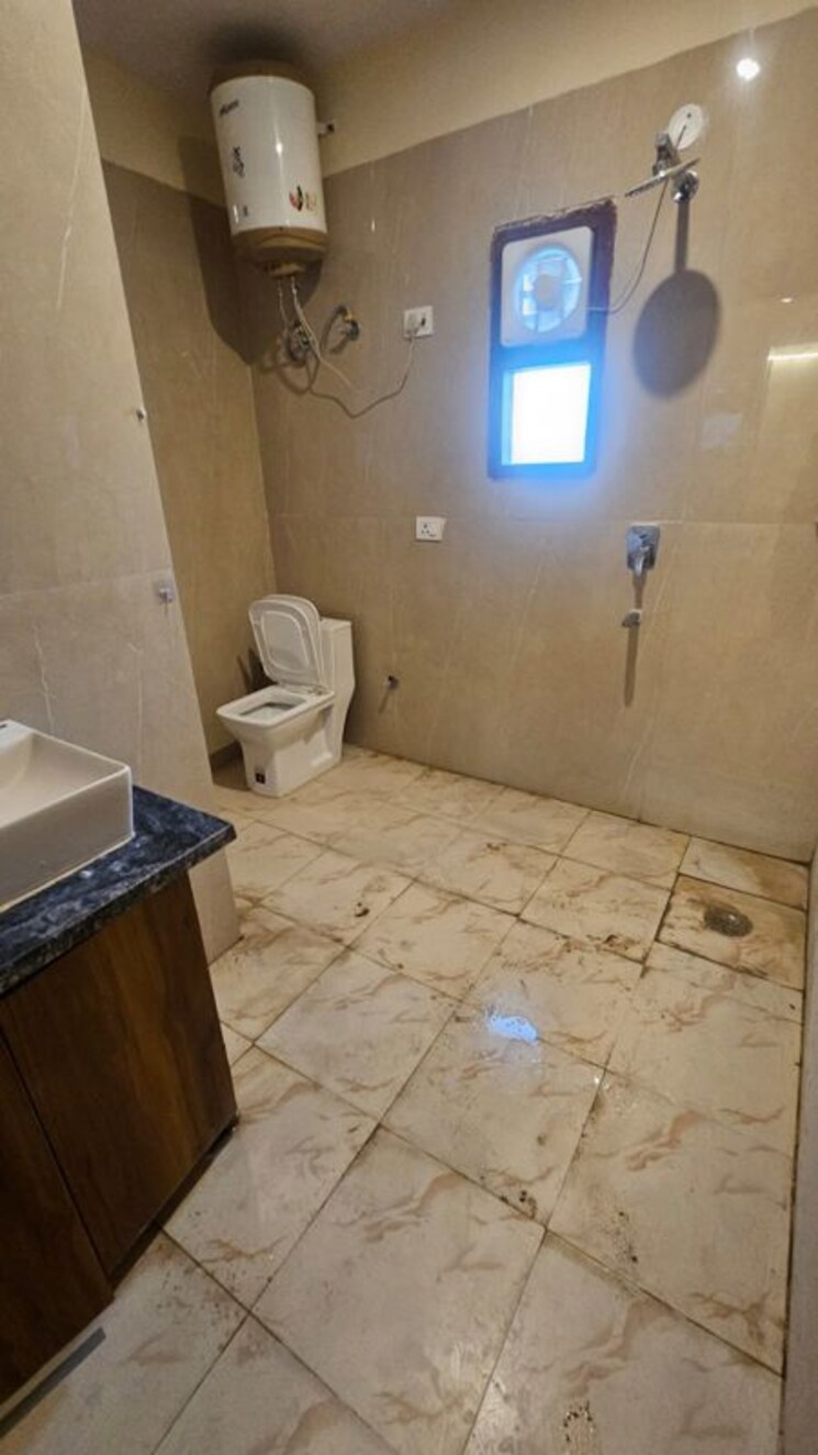 Bathroom, dlf-city-phase-iii 1 RK 640 Sq.Ft. Builder Floor In Sector 24 Gurgaon 9923330