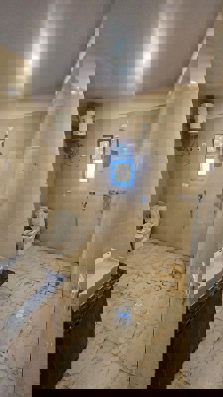 1 RkBuilder Floor For Rent in DLF City Phase III