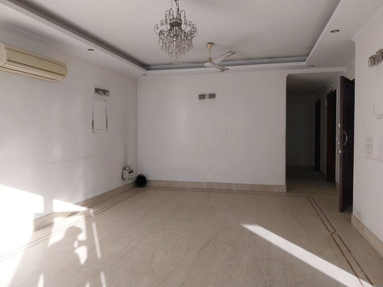 Room, safdarjung enclave 3 Bedroom 200 Sq.Yd. Builder Floor In Safdarjung Enclave Delhi 9923341