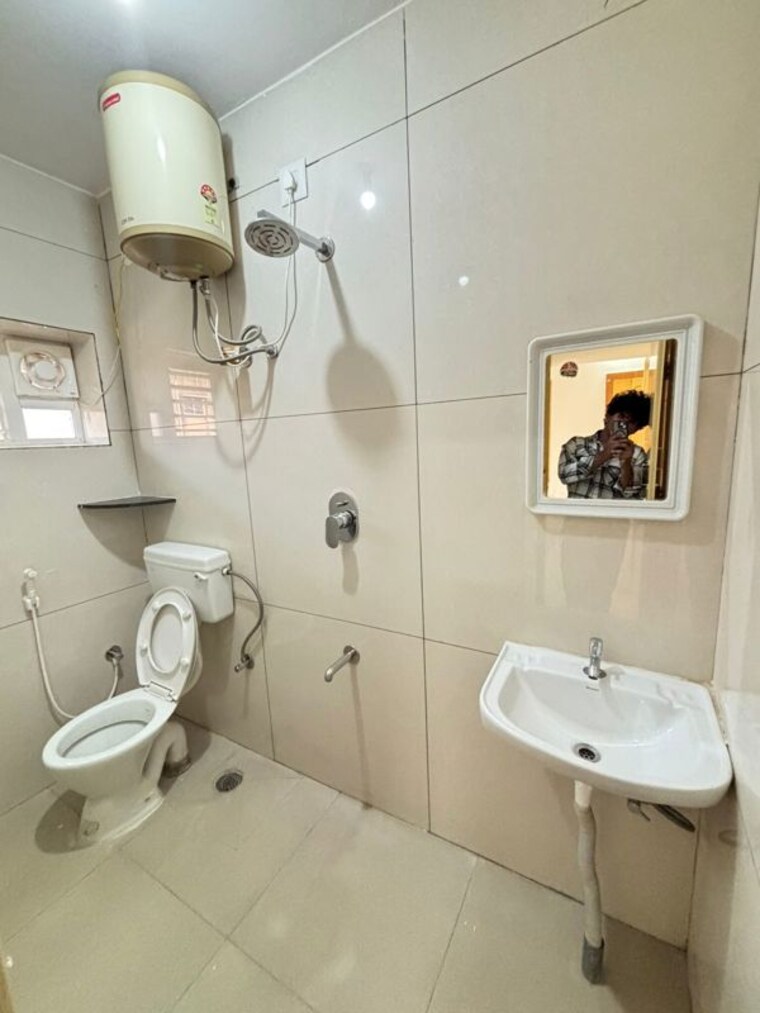 Bathroom, cv raman nagar 1 Bedroom 600 Sq.Ft. Builder Floor In Cv Raman Nagar Bangalore 9923353