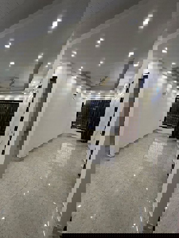 3 BHK + Pooja Room 1500 Sq.Ft. Builder Floor in Sushant Lok 3