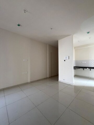 Room in 2 BHK Apartment at Godrej Green Vistas, Mahalunge – for Rent