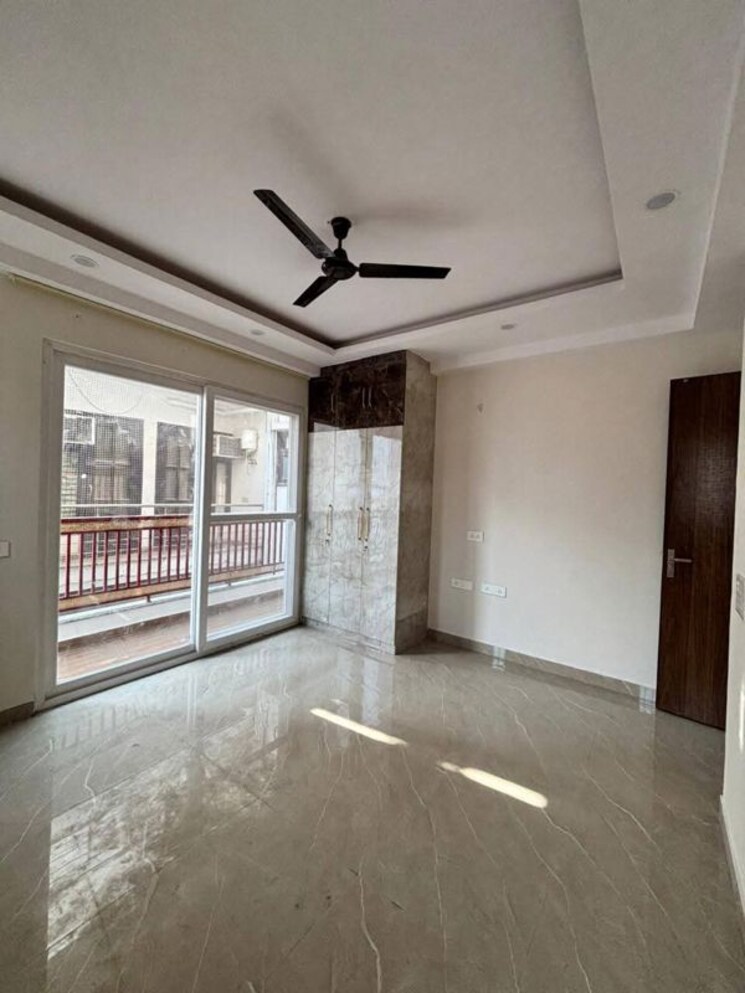 Room, ardee-mall 3 Bedroom 1600 Sq.Ft. Builder Floor In Sector 52 Gurgaon 9920553