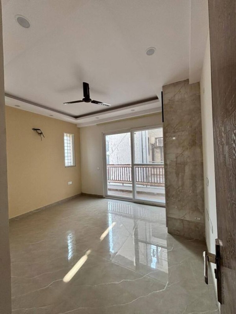 Room, ardee-mall 3 Bedroom 1600 Sq.Ft. Builder Floor In Sector 52 Gurgaon 9920553