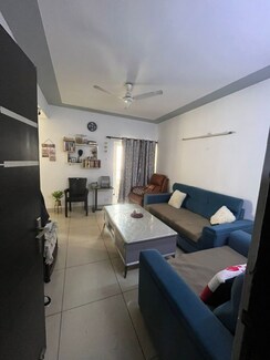 2 BHK + Study Room Apartment For Rent in Ajnara Grand Heritage