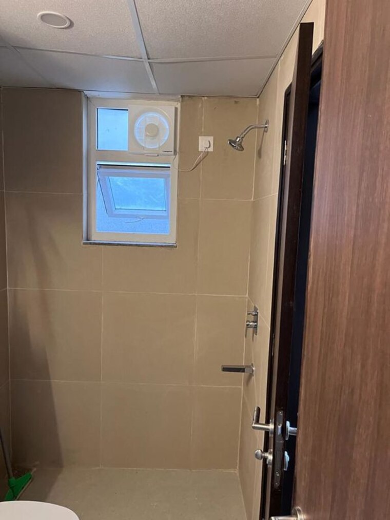 Bathroom, rwa-residential-society-sector-46 3 Bedroom 1500 Sq.Ft. Builder Floor In Sector 46 Gurgaon 9919985