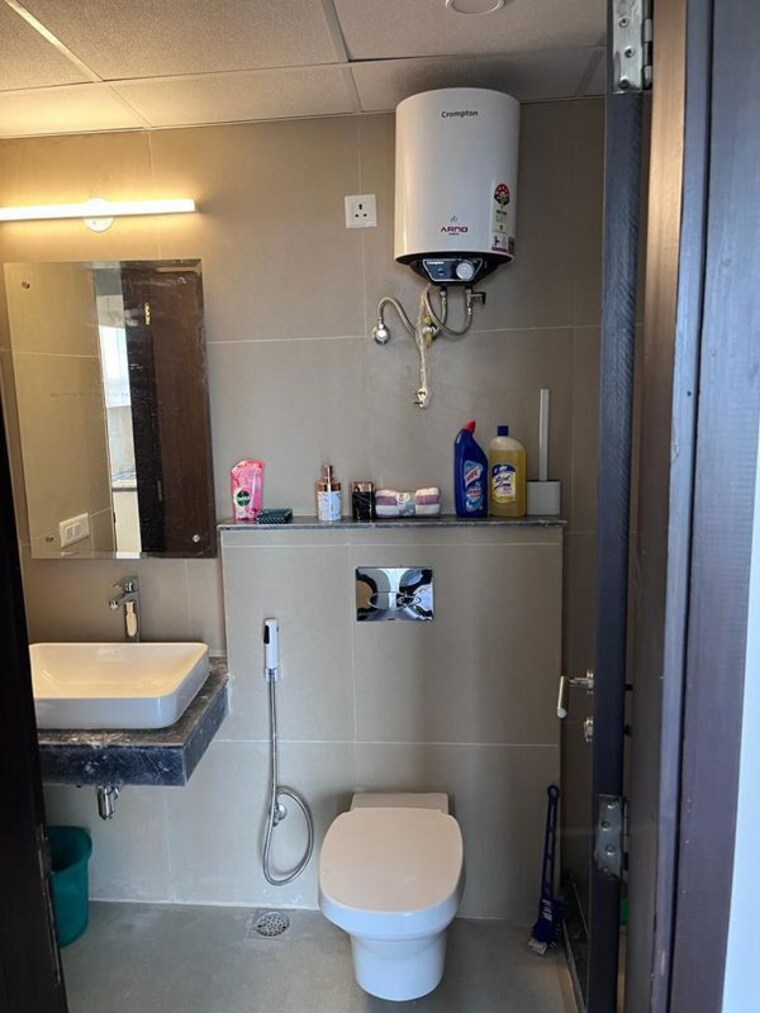 Master Bedroom, rwa-residential-society-sector-46 3 Bedroom 1500 Sq.Ft. Builder Floor In Sector 46 Gurgaon 9919985