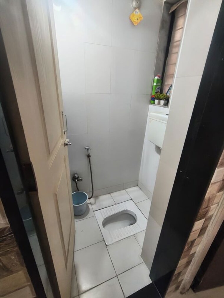 Bathroom, raunak-unnathi-greens 1 Bedroom 400 Sq.Ft. Apartment In Kasarvadavali Thane 9923365