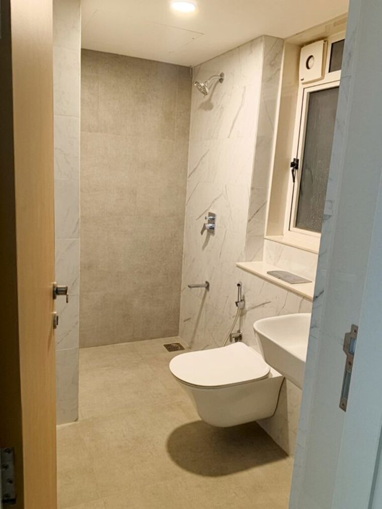 Bathroom, lodha-bella-vita 2 Bedroom 741 Sq.Ft. Apartment In Nibm Road Pune 9923385