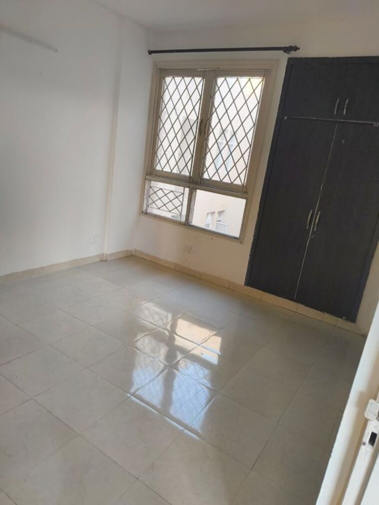 Room, tulip-white 3 Bedroom 1326 Sq.Ft. Apartment In Sector 69 Gurgaon 9923392