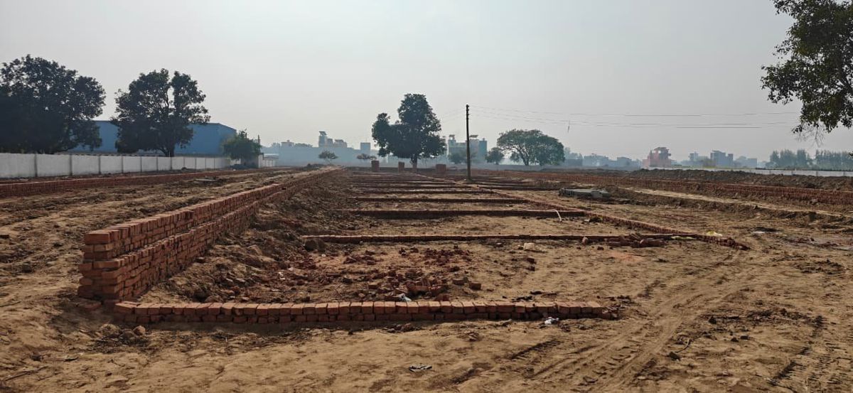 Plot For Sale in Jewar