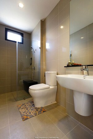 Bathroom in 3 BHK Apartment at Raheja Imperia, Worli – for Rent