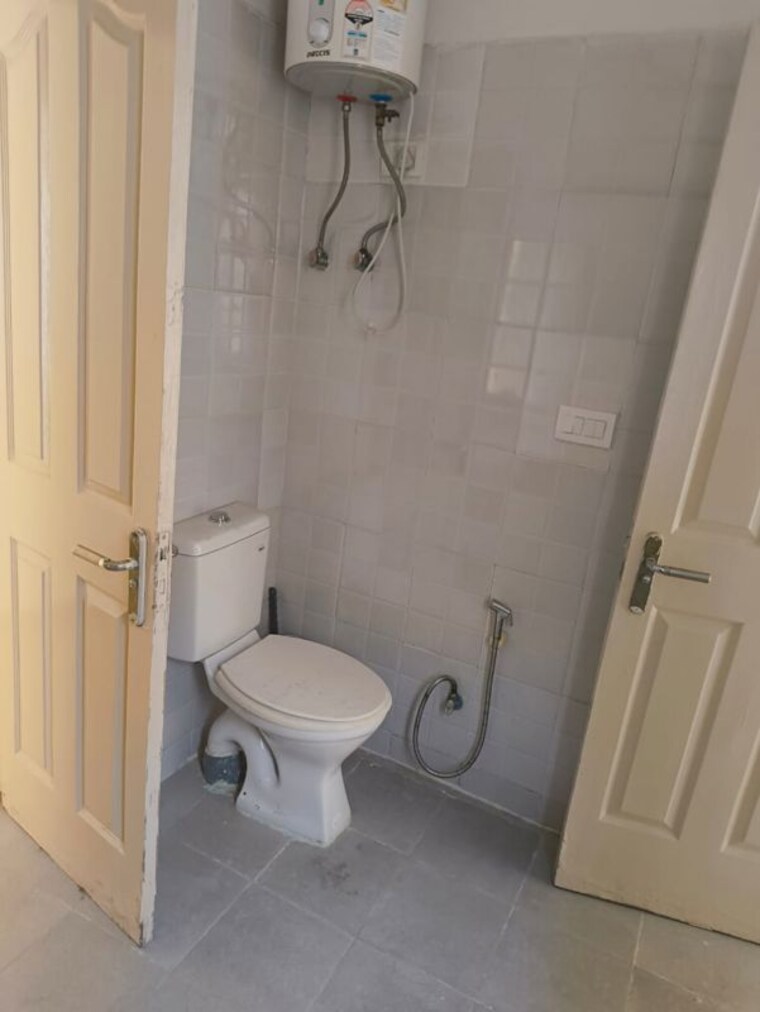 Bathroom, tulip-white 3 Bedroom 1326 Sq.Ft. Apartment In Sector 69 Gurgaon 9923443