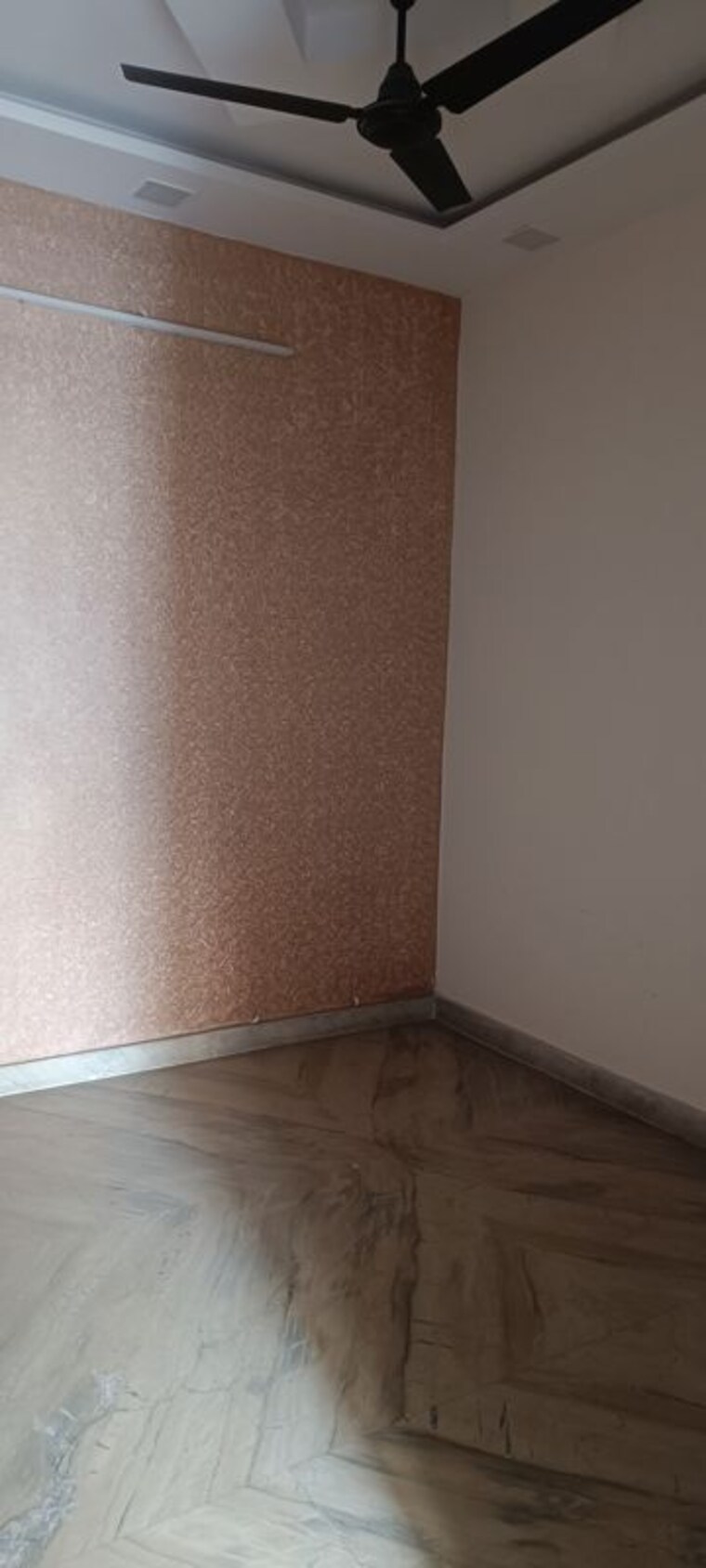 Floor Plan, rohini sector 8 Commercial Office Space 600 Sq.Ft. In Rohini Sector 8 Delhi 9923451