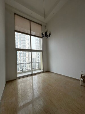 3 BHK Apartment For Sale in Mahagun Mezzaria, Sector 78