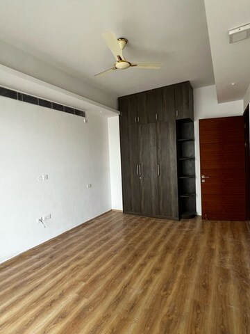 Room in 3 BHK Apartment at Mahagun Mezzaria, Sector 78 – for Sale