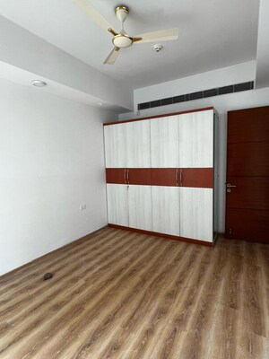 Room in 3 BHK Apartment at Mahagun Mezzaria, Sector 78 – for Sale