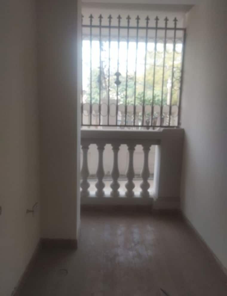Room, indira nagar 3.5 Bedroom 2000 Sq.Ft. Apartment In Indira Nagar Lucknow 9923453